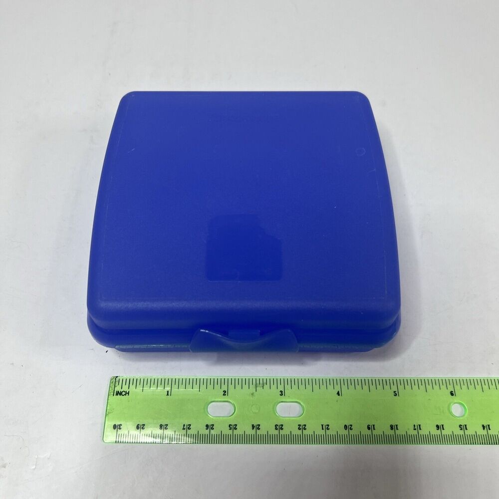 Tupperware Blue Sandwich Keeper Storage Container Plastic